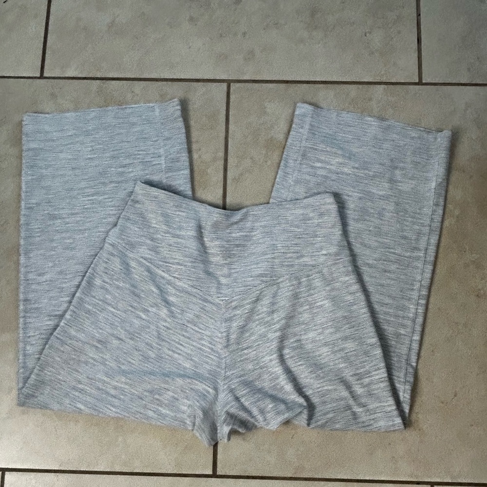 Lululemon Athletica Light Gray white High Rise Wide-Leg Yoga Workout Pants SZ 8
